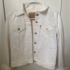 Levi's Classic White denim jacket with a relaxed fit